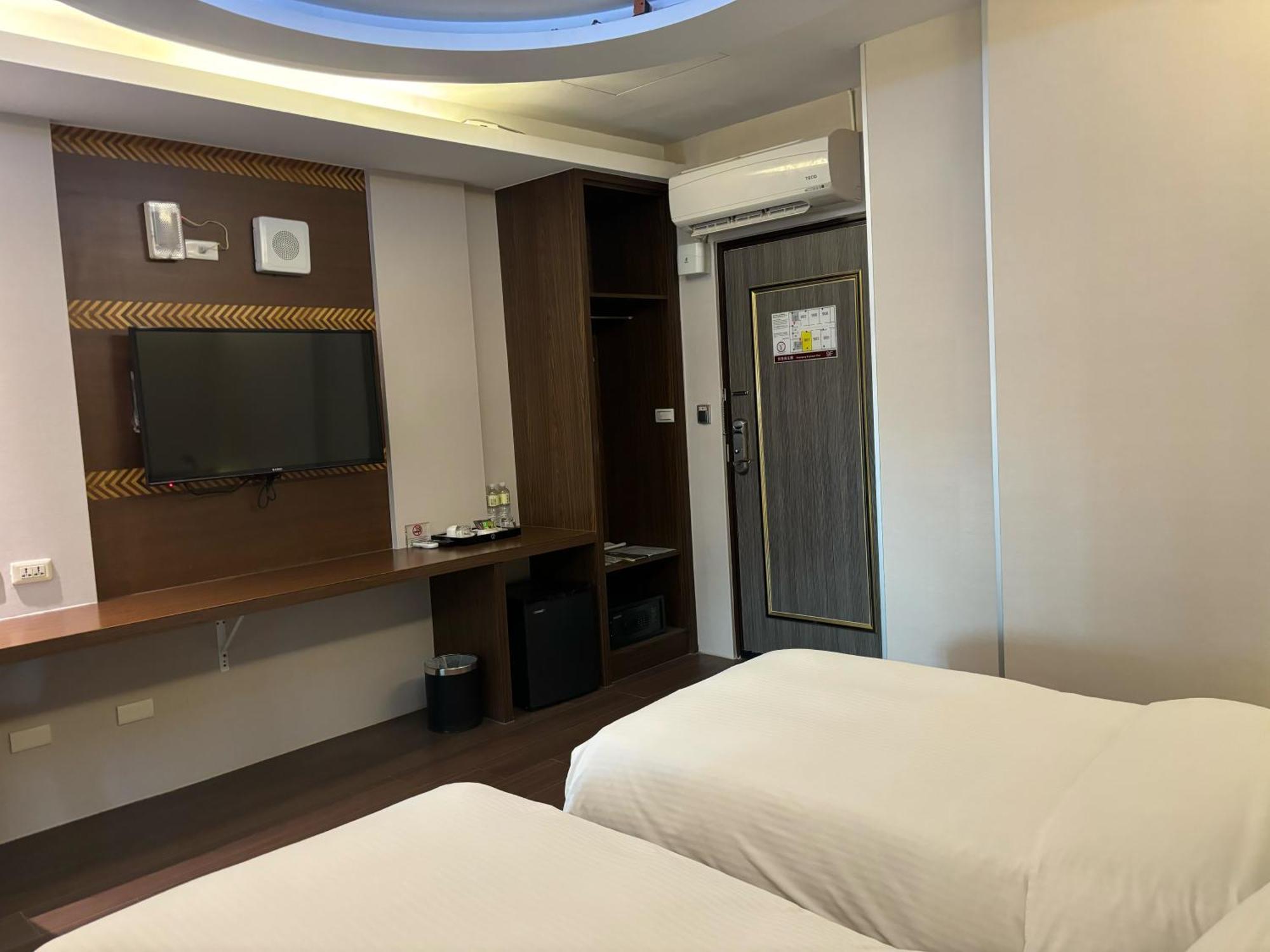 Yuhao Hotel - Hsinchu Branch Екстер'єр фото